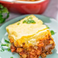 Amazingly easy and super delicious: this Chickpea Lentil Shepherd’s Pie is the ultimate comfort food and entirely vegan, gluten free. It’s an amazing dairy free option for lunch, dinner, meal prep, work lunch and for sure the best thing on the holidays plus Christmas. #vegan #dairyfree #glutenfree #vegetarian #mealprep #worklunchideas #dinner #lunch #holidays #christmas #sherpherdspie #vegetariansherpherdspie #veganshepherdspie #contentednesscooking #thanksgiving