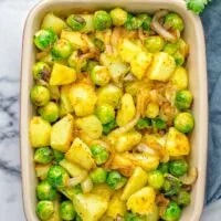 These Garlic Brussels Sprouts Potatoes are naturally vegan, gluten free and super easy to make. So delicious for the holidays, Christmas, as dinner, lunch, appetizer, side dish or meal preparation, and so much more. On its own or served with many other yummy things, enjoy. #vegan #glutenfree #dairyfree #vegetarian #contentednesscooking #brusselssprouts #potatoes #dinner #lunch #appetizer #sidedishes #christmas #holidays #thanksgiving #mealprep #worklunchideas