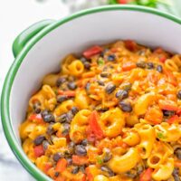 This One Pot Chili Mac & Cheese is super easy to make. It’s insanely creamy, vegan, gluten free and ready in 20 minutes on the table. If you’re looking for easy one pot meals that the whole family will love try it now and learn how easy meal preparation, dinner, lunch, work lunches and more can be. #vegan #glutenfree #vegetarian #dairyfree #onepotmeals #contentednesscooking #lunch #dinner #worklunchideas #mealprep #chilimacandcheese