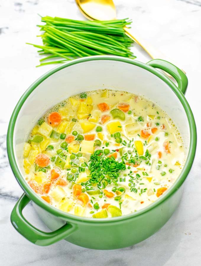 You won’t believe this Vegan Pot Pie Soup is ready in 15 minutes. No one would guess it’s vegan, gluten free, and dairy free. It’s a satisfying meal made in one pot for lunch, dinner, meal prep even work lunches that you and your family will love. A time saving meal that is also a keeper for the holidays and Christmas. #vegan #glutenfree #dairyfree #vegetarian #onepotmeals #christmasfood #contentednesscooking #mealprep #dinner #lunch #worklunchideas #15minutemeals #holidaychristmas