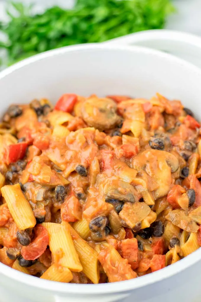 Black beans, bell pepper, all mixed with pasta.