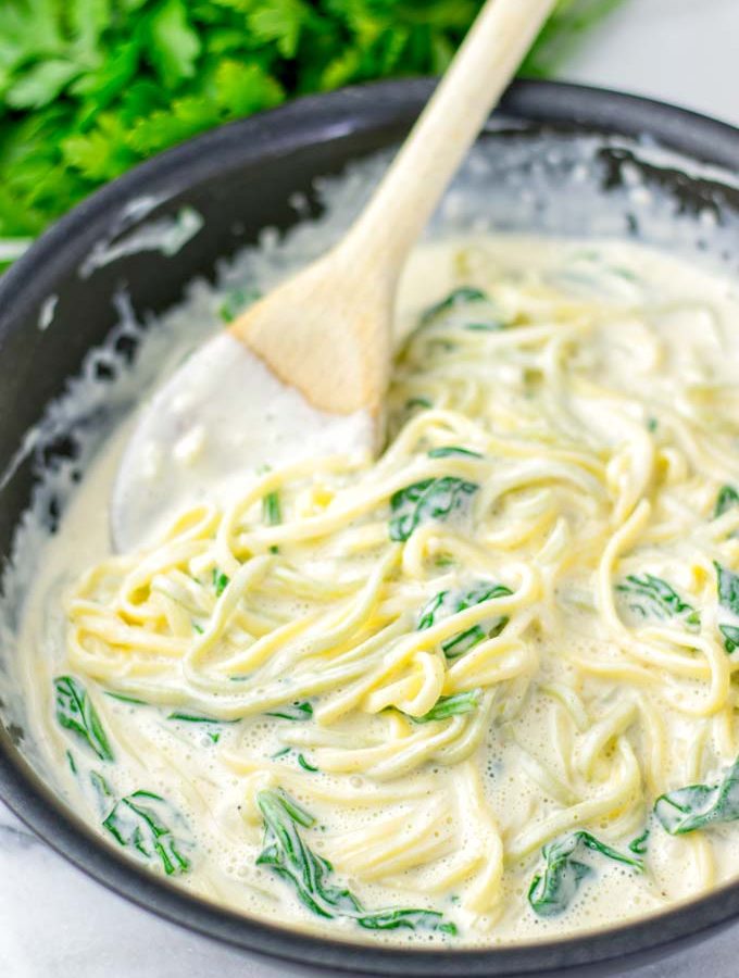 Florentine sauce mixed with pasta.