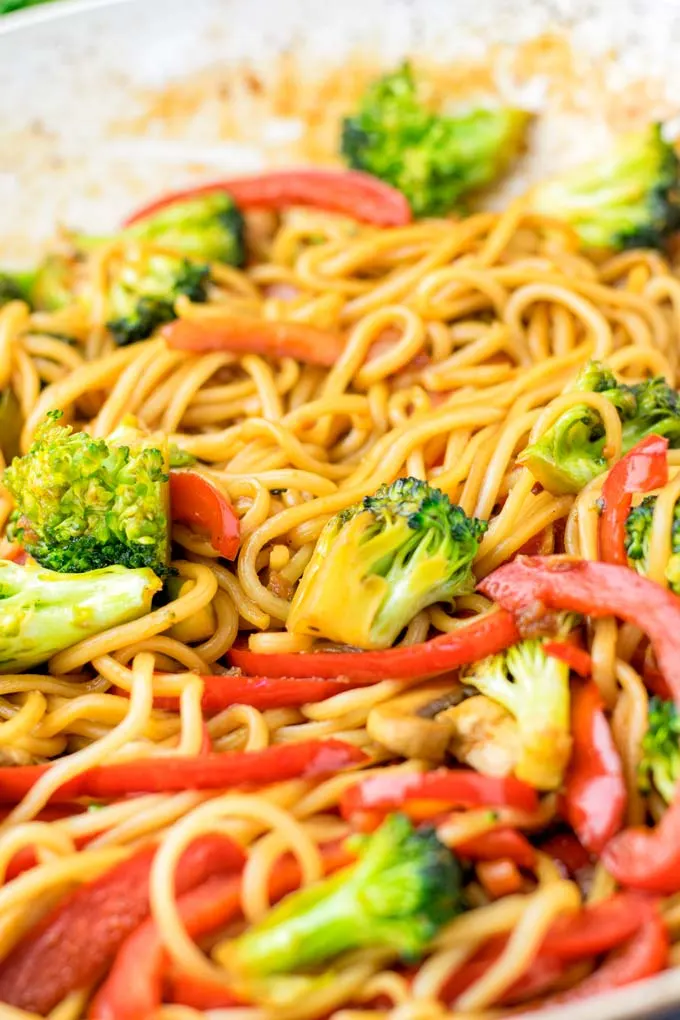 Pan with the cooking stir fry noodles.