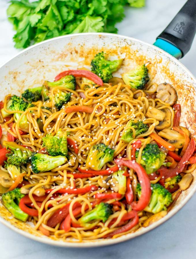 Another top view on the Stir Fry Noodles Pan.