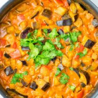 Only vegan ingredients are needed for this easy curry recipe.