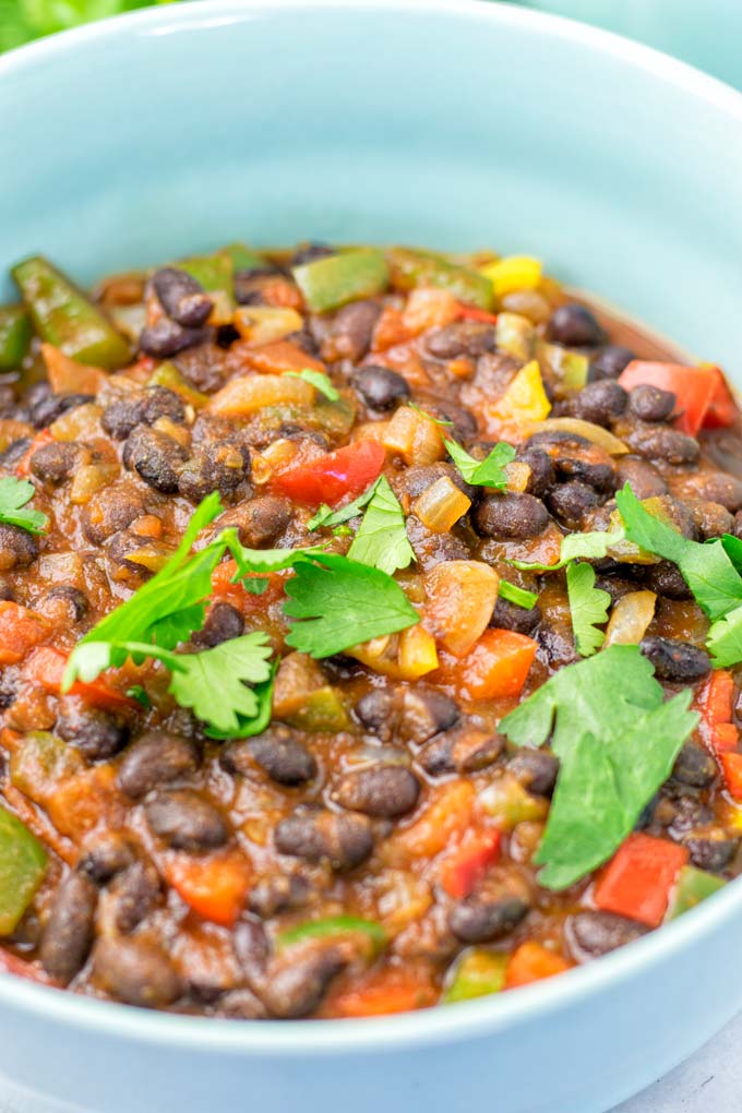 This Instant Pot Chili is super easy to make and comes together in under 20 minutes. The whole family will love this naturally vegan and gluten free meal with really simple ingredients.