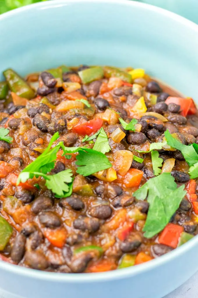 This Instant Pot Chili is super easy to make and comes together in under 20 minutes. The whole family will love this naturally vegan and gluten free meal with really simple ingredients.