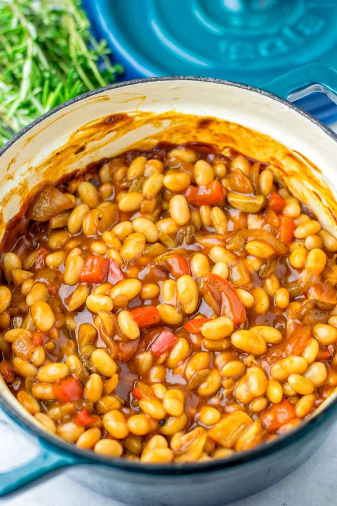 White Beans and BBQ sauce are the main ingredients of these sugar free Baked Beans.