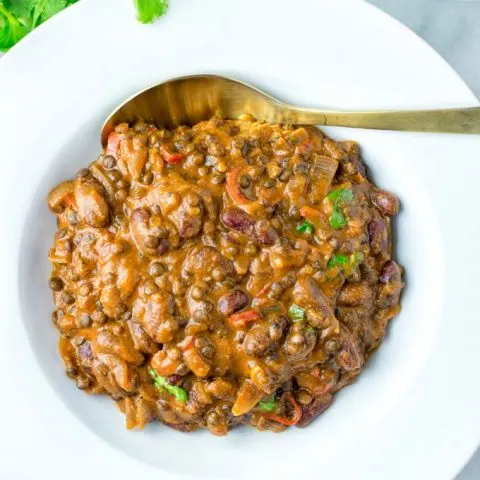 Dal Makhani is a perfect easy family recipe for lunch or dinners. Also meal prep ready.