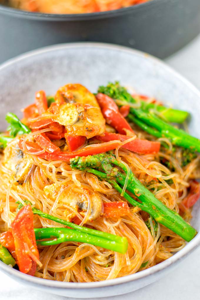 Fresh broccoli and bell pepper gives this recipe its crunch.