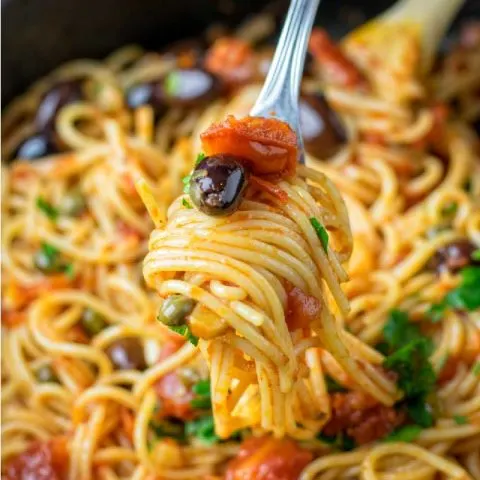 Puttanesca Pasta is great for lunch, dinner, and meal prep.