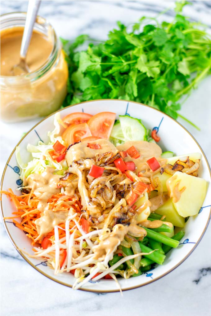 Final Gado Gado dish in a bowl.