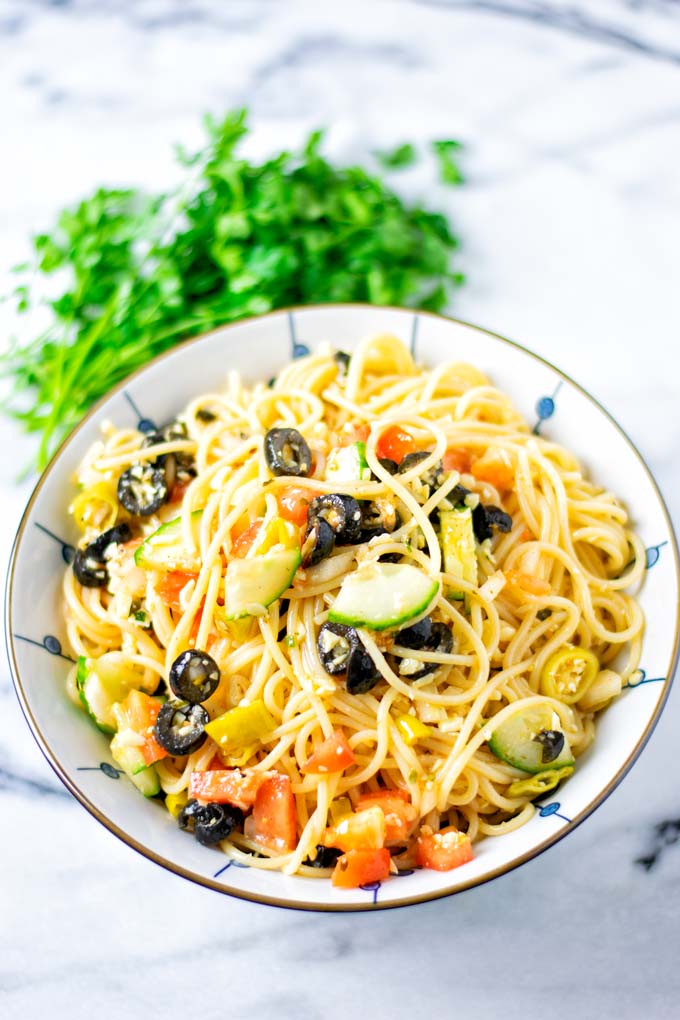 The ready Spaghetti Salad in a bowl.