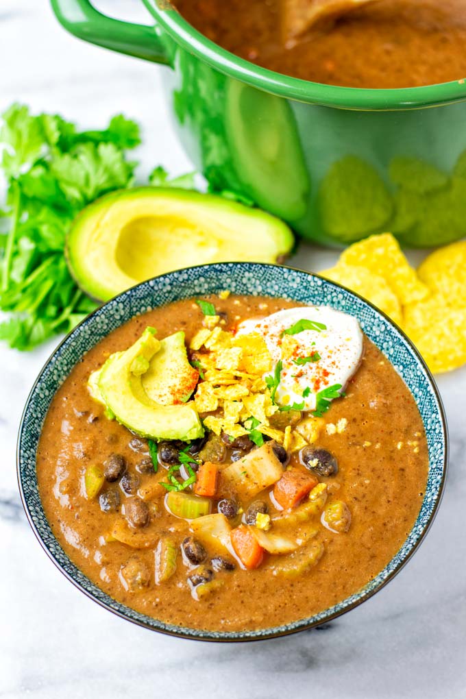 Topping that are used: vegan sour cream, crushed Tortilla chips, avocado.