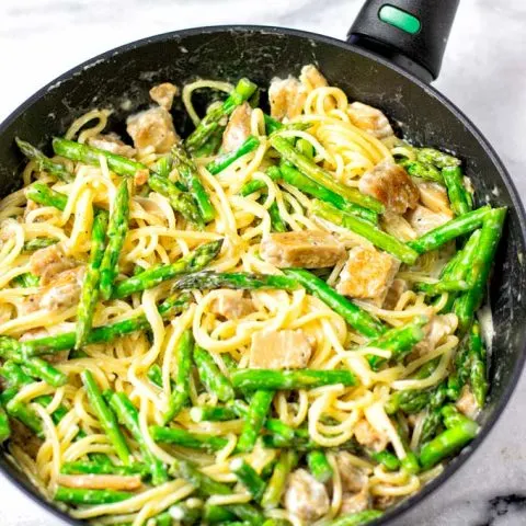 View of the finished Asparagus Pasta in a sauce pan.