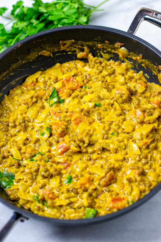 Side view on the pan with the Lentil Curry.