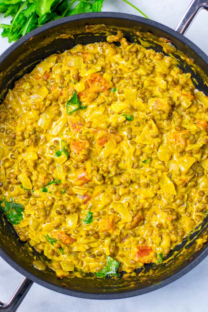 Top view on the creamy Lentil Curry.