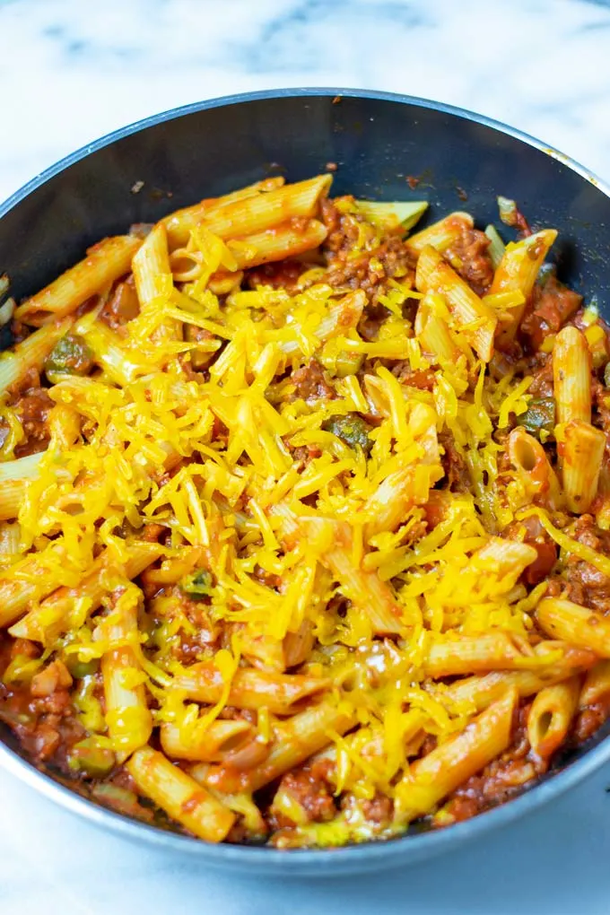 View of a full pan with the Cheeseburger Pasta.