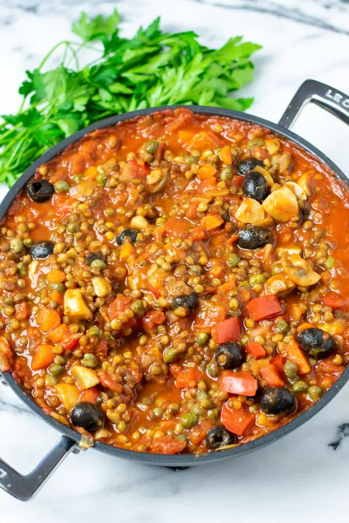 A full pan with the ready Cacciatore.