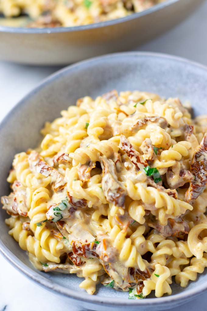 Closeup view of a bowl with the ready pasta.