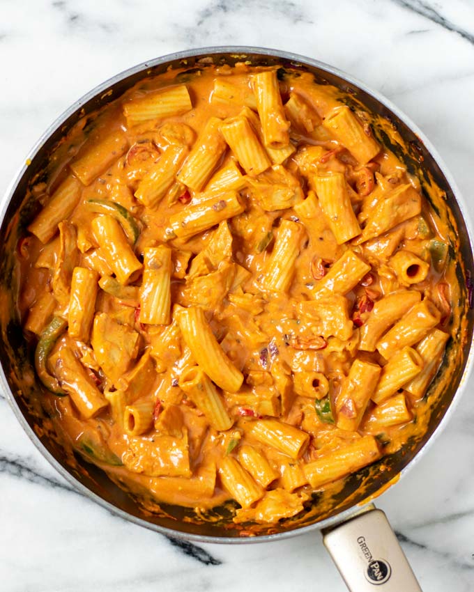 Top vice of the creamy Chicken Riggies in a pan.