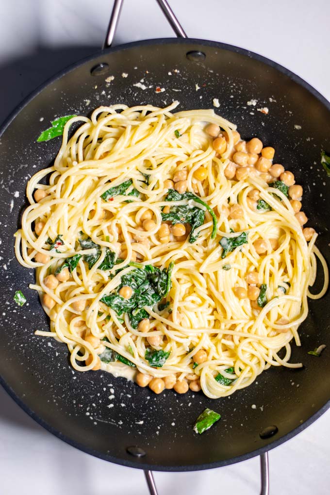 Top view on a large pan with the finished Chickpea Pasta.