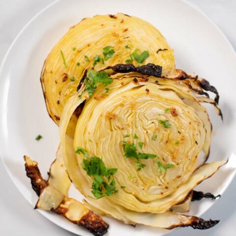 Double portion og Cabbage Steaks served.