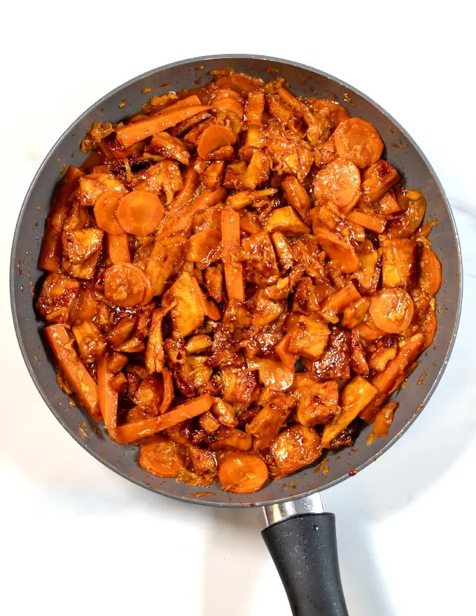 Top view of a frying pan with Gak Galbi.