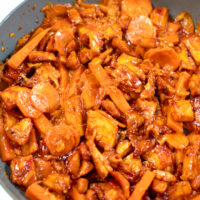 Top view of a pan with Dak Galbi.