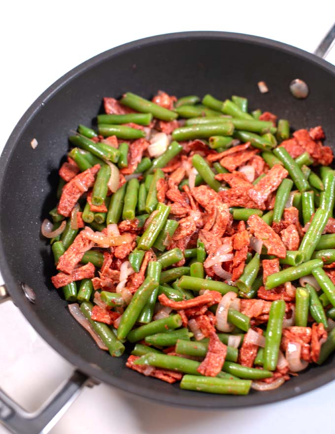 Ready portion of Green Beans with Bacon.