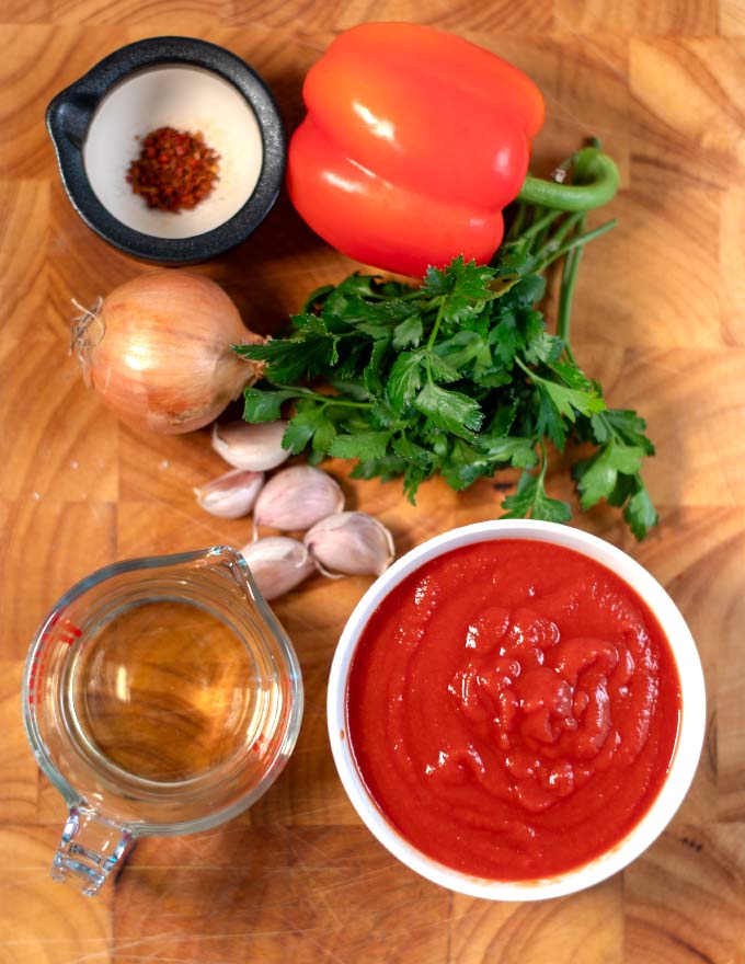 Ingredients needed for making Diavolo Sauce.