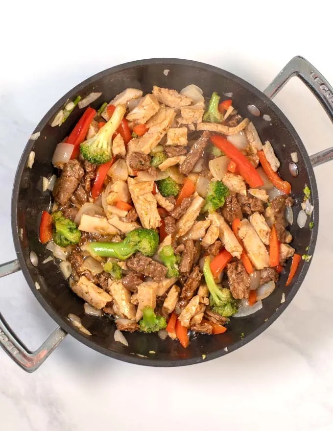 Pan with Chicken and Steak Stir Fry.