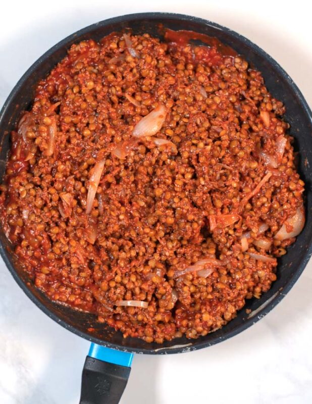 Filling of the Lentil Casserole.
