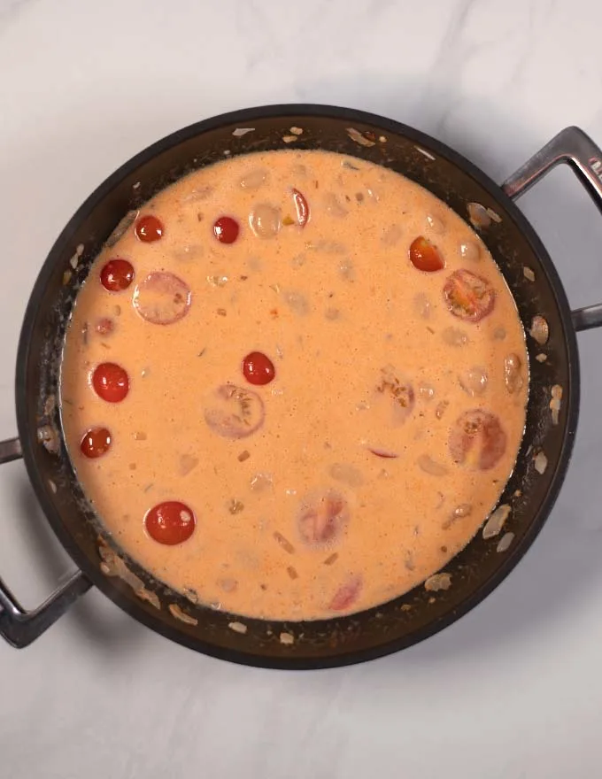 Mixed butter bean sauce.