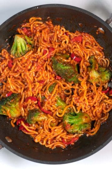 Quick and Easy Chili Noodles with roasted broccoli.
