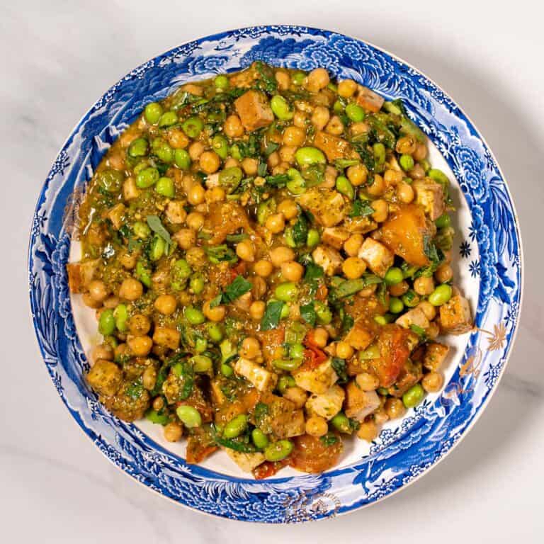 A serving of Pesto Chickpeas on a large plate.
