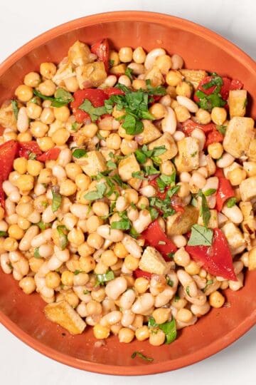 Ready vegan Grinder Salad in a bowl.